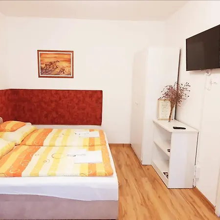 Julia Aparthotel 3*