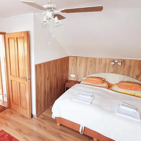 Júlia Apartmanhotel 3*