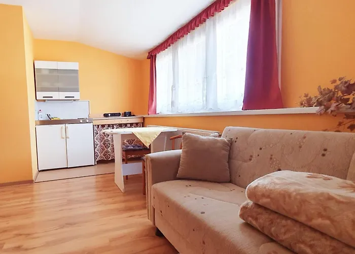 アパートホテル Julia 3*